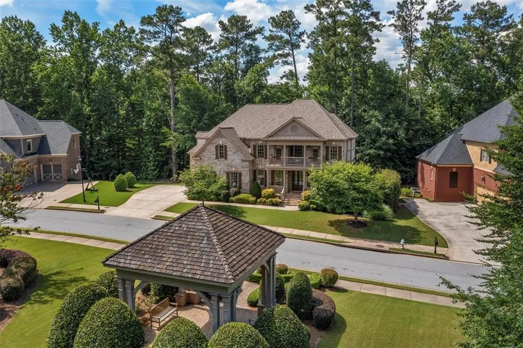 3912 Dahlwiny Court, Sandy Springs, Georgia 30350, 5 Bedrooms Bedrooms, ,4 BathroomsBathrooms,Residential,Sold,3912 Dahlwiny Court,6905614