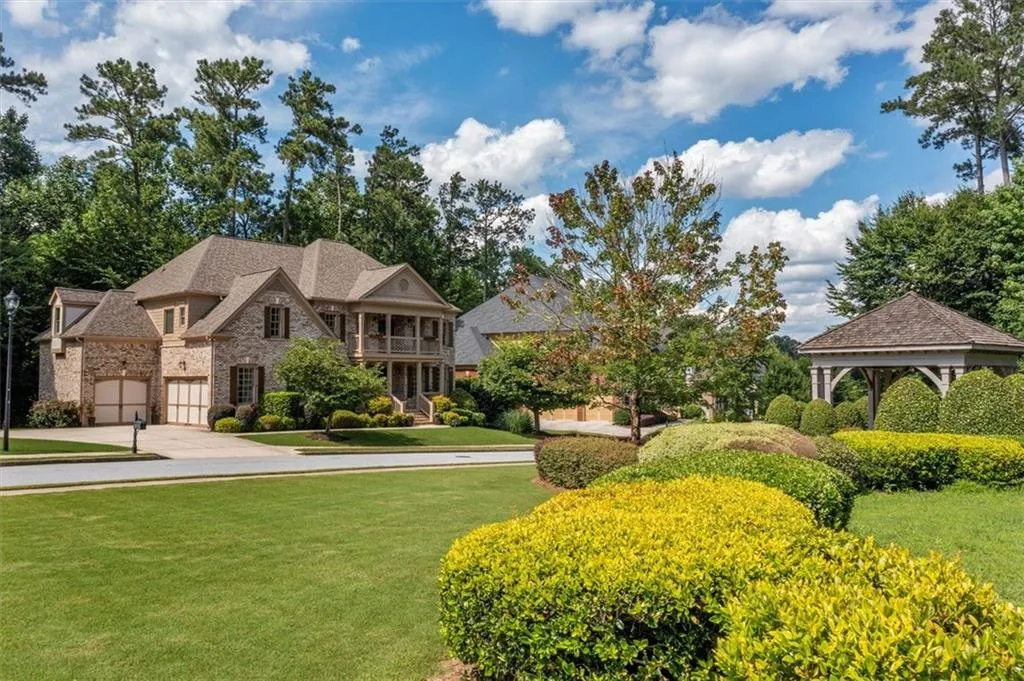 3912 Dahlwiny Court, Sandy Springs, Georgia 30350, 5 Bedrooms Bedrooms, ,4 BathroomsBathrooms,Residential,Sold,3912 Dahlwiny Court,6905614
