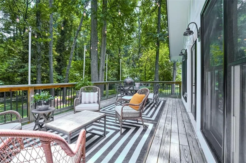 6575 Wright Road, Sandy Springs, Georgia 30328, 3 Bedrooms Bedrooms, ,2 BathroomsBathrooms,Residential,Sold,6575 Wright Road,7066360