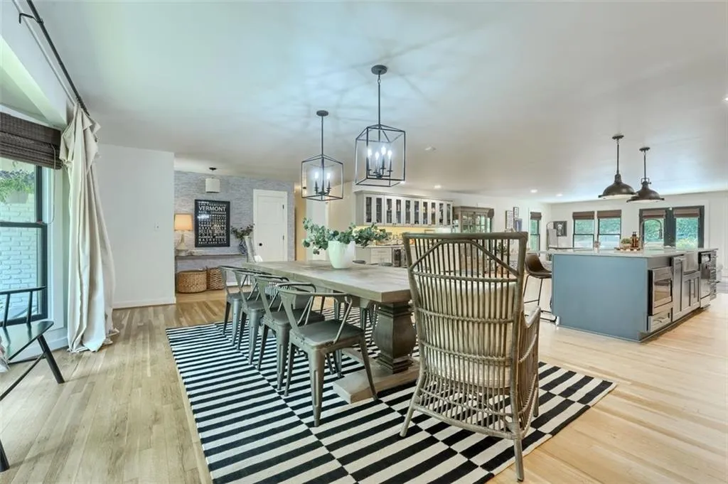 6575 Wright Road, Sandy Springs, Georgia 30328, 3 Bedrooms Bedrooms, ,2 BathroomsBathrooms,Residential,Sold,6575 Wright Road,7066360