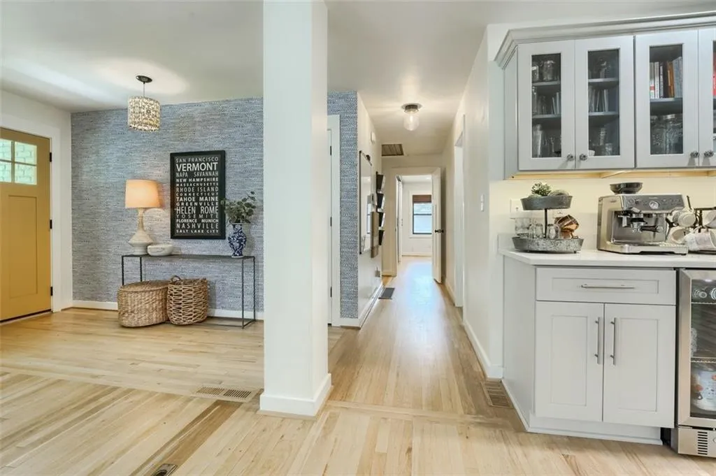 6575 Wright Road, Sandy Springs, Georgia 30328, 3 Bedrooms Bedrooms, ,2 BathroomsBathrooms,Residential,Sold,6575 Wright Road,7066360