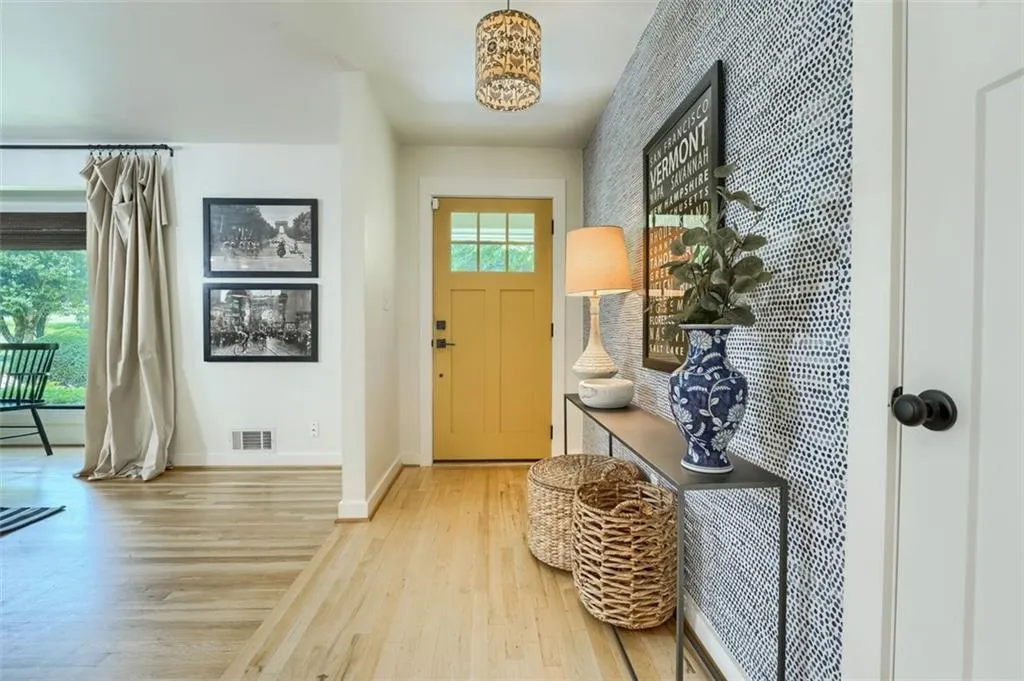 6575 Wright Road, Sandy Springs, Georgia 30328, 3 Bedrooms Bedrooms, ,2 BathroomsBathrooms,Residential,Sold,6575 Wright Road,7066360