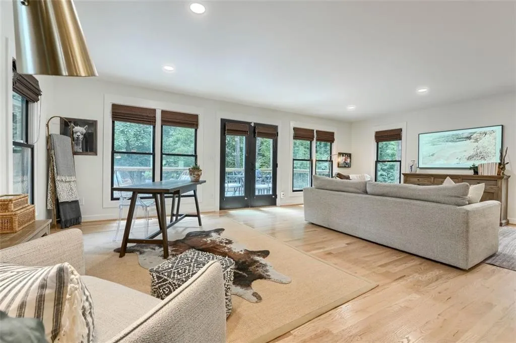 6575 Wright Road, Sandy Springs, Georgia 30328, 3 Bedrooms Bedrooms, ,2 BathroomsBathrooms,Residential,Sold,6575 Wright Road,7066360