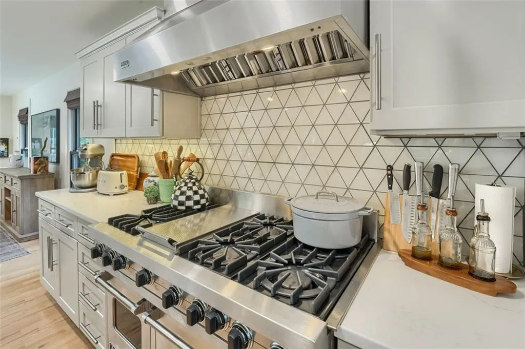 6575 Wright Road, Sandy Springs, Georgia 30328, 3 Bedrooms Bedrooms, ,2 BathroomsBathrooms,Residential,Sold,6575 Wright Road,7066360