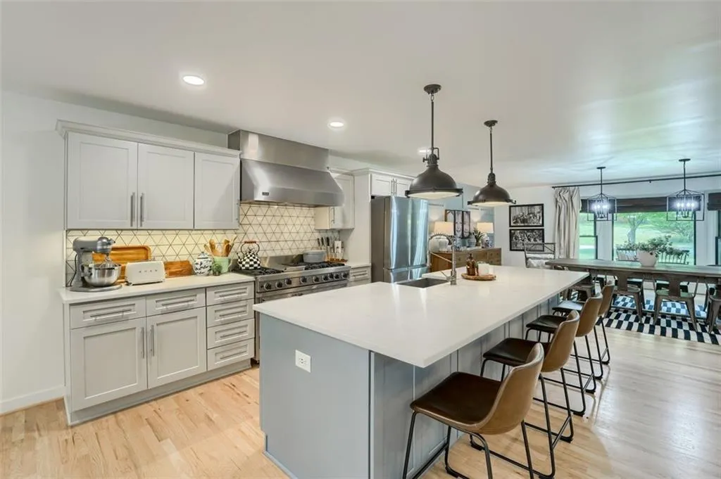 6575 Wright Road, Sandy Springs, Georgia 30328, 3 Bedrooms Bedrooms, ,2 BathroomsBathrooms,Residential,Sold,6575 Wright Road,7066360