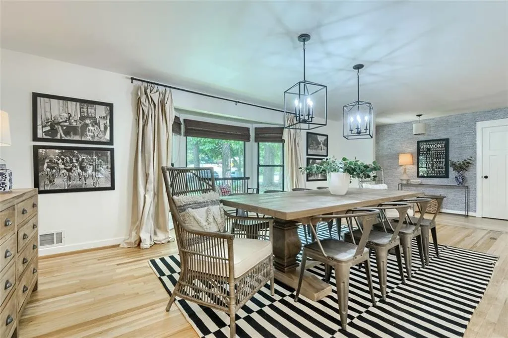 6575 Wright Road, Sandy Springs, Georgia 30328, 3 Bedrooms Bedrooms, ,2 BathroomsBathrooms,Residential,Sold,6575 Wright Road,7066360