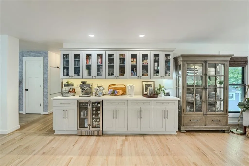 6575 Wright Road, Sandy Springs, Georgia 30328, 3 Bedrooms Bedrooms, ,2 BathroomsBathrooms,Residential,Sold,6575 Wright Road,7066360