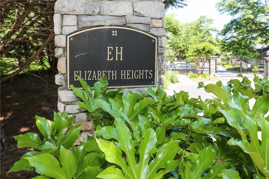 408 Brighton Point, Sandy Springs, Georgia 30328, 2 Bedrooms Bedrooms, ,2 BathroomsBathrooms,Residential,Sold,408 Brighton Point,6554487