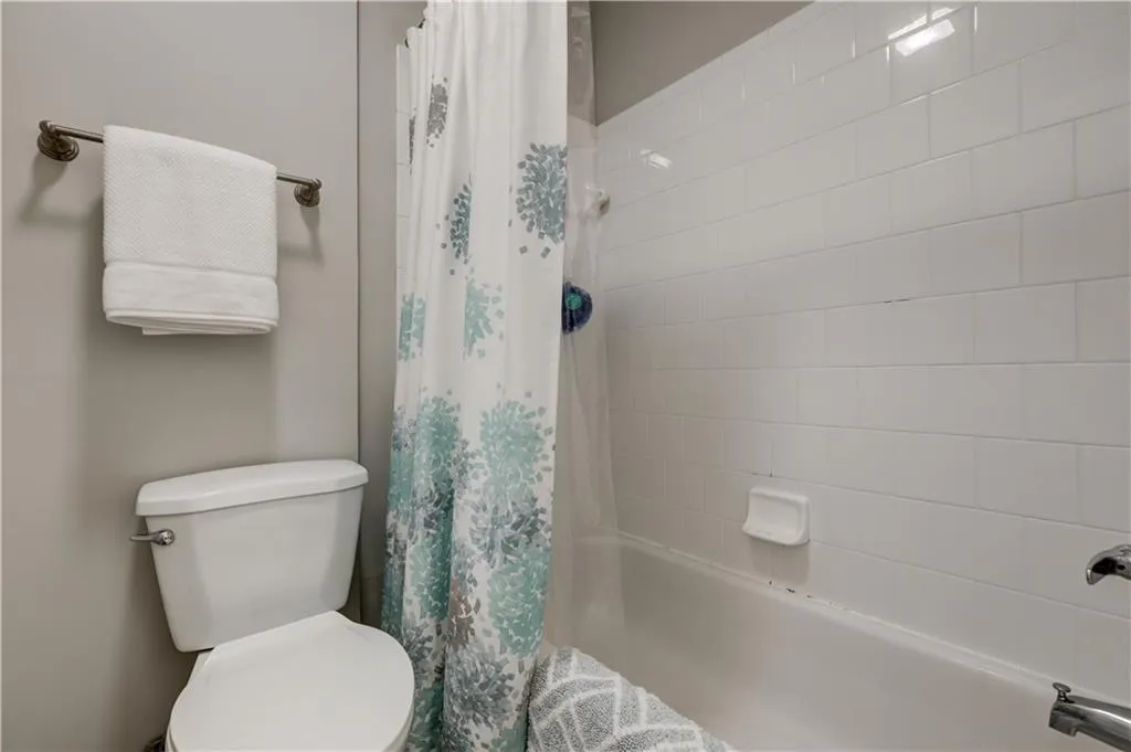 408 Brighton Point, Sandy Springs, Georgia 30328, 2 Bedrooms Bedrooms, ,2 BathroomsBathrooms,Residential,Sold,408 Brighton Point,6554487