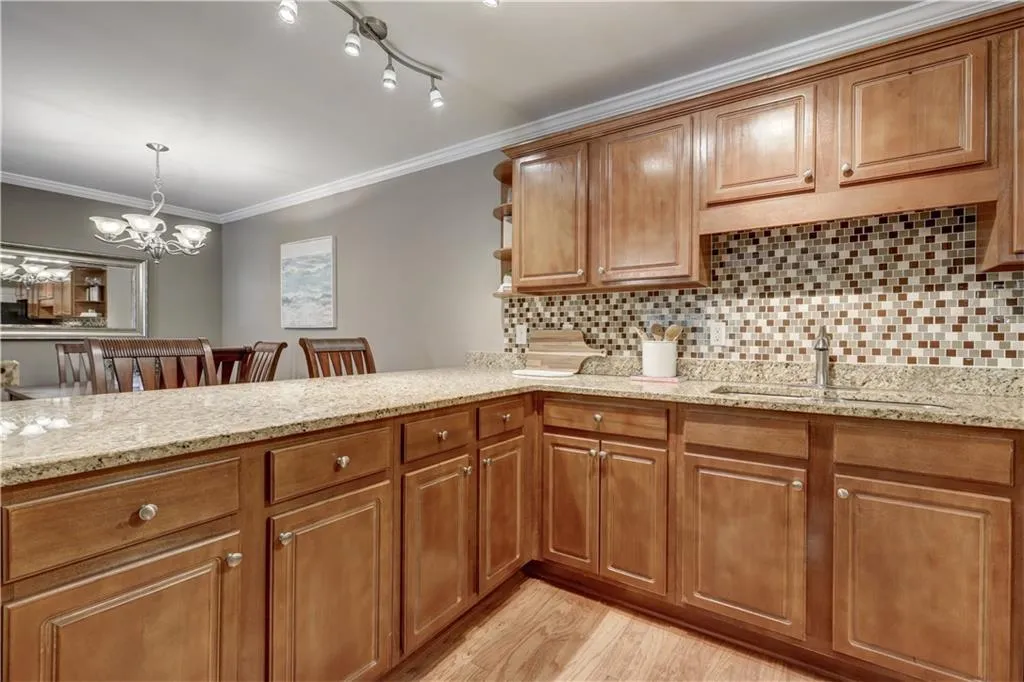 408 Brighton Point, Sandy Springs, Georgia 30328, 2 Bedrooms Bedrooms, ,2 BathroomsBathrooms,Residential,Sold,408 Brighton Point,6554487