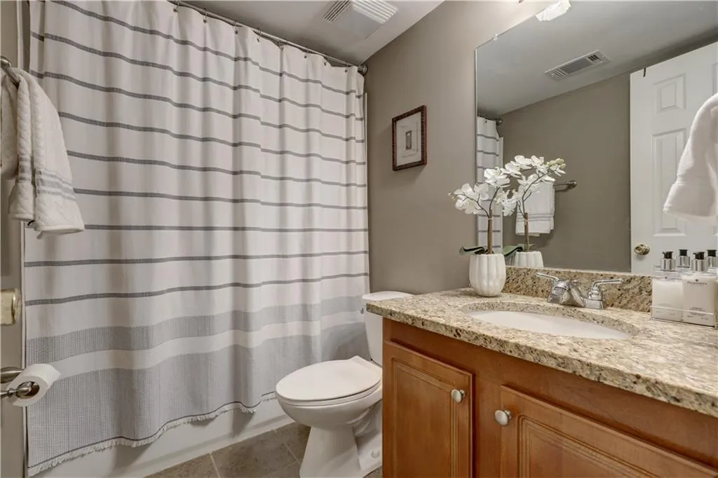 408 Brighton Point, Sandy Springs, Georgia 30328, 2 Bedrooms Bedrooms, ,2 BathroomsBathrooms,Residential,Sold,408 Brighton Point,6554487