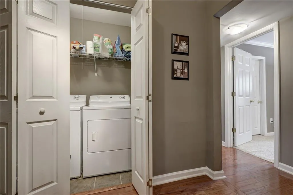 408 Brighton Point, Sandy Springs, Georgia 30328, 2 Bedrooms Bedrooms, ,2 BathroomsBathrooms,Residential,Sold,408 Brighton Point,6554487