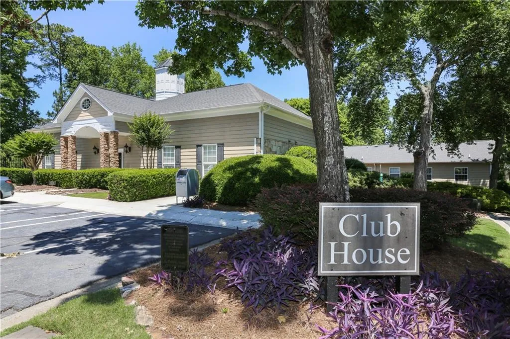 408 Brighton Point, Sandy Springs, Georgia 30328, 2 Bedrooms Bedrooms, ,2 BathroomsBathrooms,Residential,Sold,408 Brighton Point,6554487