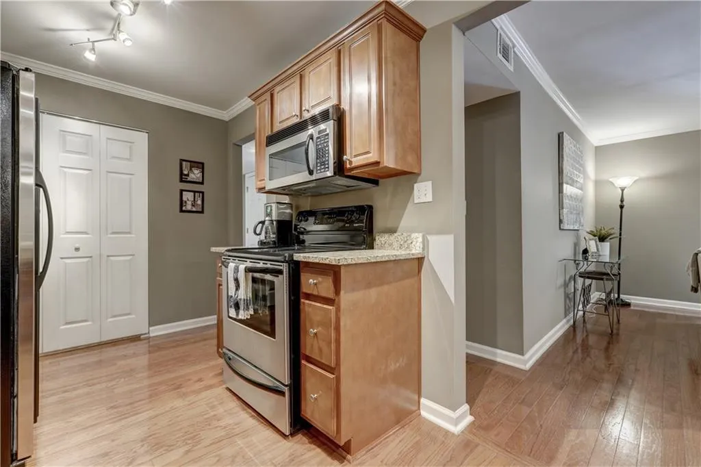 408 Brighton Point, Sandy Springs, Georgia 30328, 2 Bedrooms Bedrooms, ,2 BathroomsBathrooms,Residential,Sold,408 Brighton Point,6554487