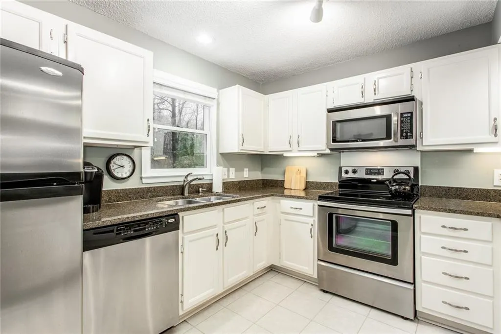 1110 Camden Court, Sandy Springs, Georgia 30327, 2 Bedrooms Bedrooms, ,2 BathroomsBathrooms,Residential,Sold,1110 Camden Court,6509756 1110 Camden Court, Sandy Springs, Georgia 30327, 2 Bedrooms Bedrooms, ,2 BathroomsBathrooms,Residential,Sold,1110 Camden Court,6509756