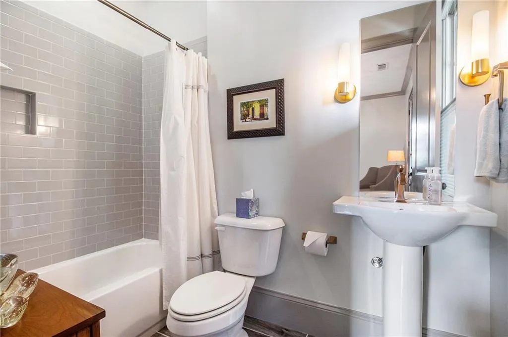 2555 Caldwell Road Ne, Atlanta, Georgia 30319, 5 Bedrooms Bedrooms, ,4 BathroomsBathrooms,Residential,For Sale,2555 Caldwell Road Ne,7642113