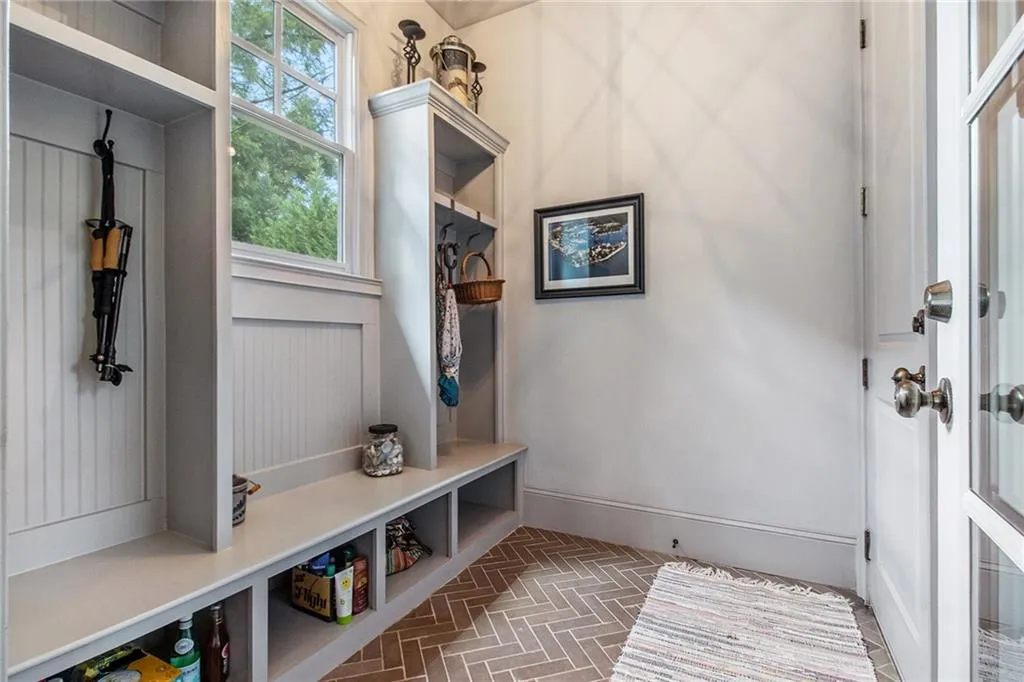 2555 Caldwell Road Ne, Atlanta, Georgia 30319, 5 Bedrooms Bedrooms, ,4 BathroomsBathrooms,Residential,For Sale,2555 Caldwell Road Ne,7642113