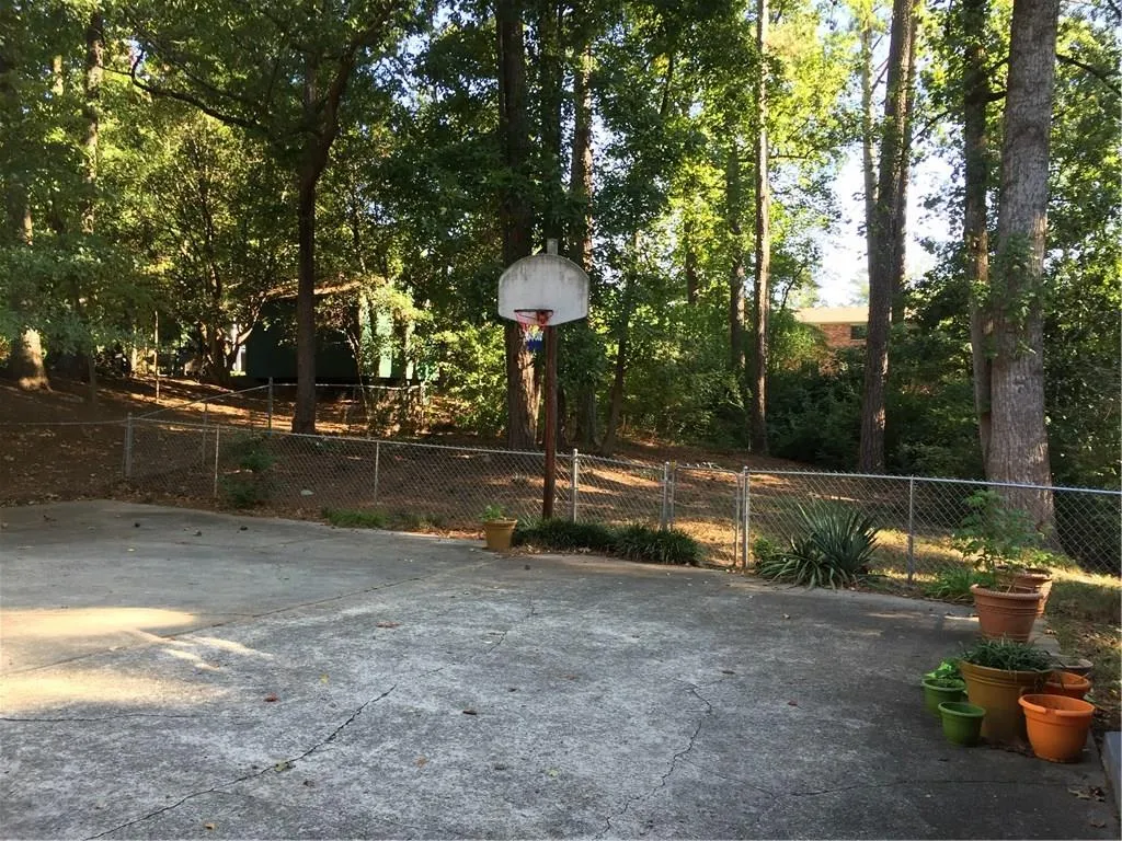 7221 Duncourtney Drive, Atlanta, Georgia 30328, 4 Bedrooms Bedrooms, ,2 BathroomsBathrooms,Residential,Sold,7221 Duncourtney Drive,5747532