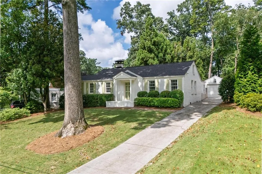 1818 Meredith Drive Nw, Atlanta, Georgia 30318, 3 Bedrooms Bedrooms, ,2 BathroomsBathrooms,Residential,For Sale,1818 Meredith Drive Nw,7617391