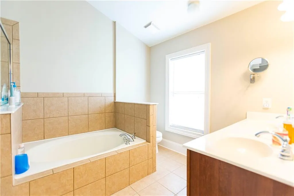 305 Le Gran Bend, Sandy Springs, Georgia 30328, 3 Bedrooms Bedrooms, ,2 BathroomsBathrooms,Residential,Sold,305 Le Gran Bend,6542240