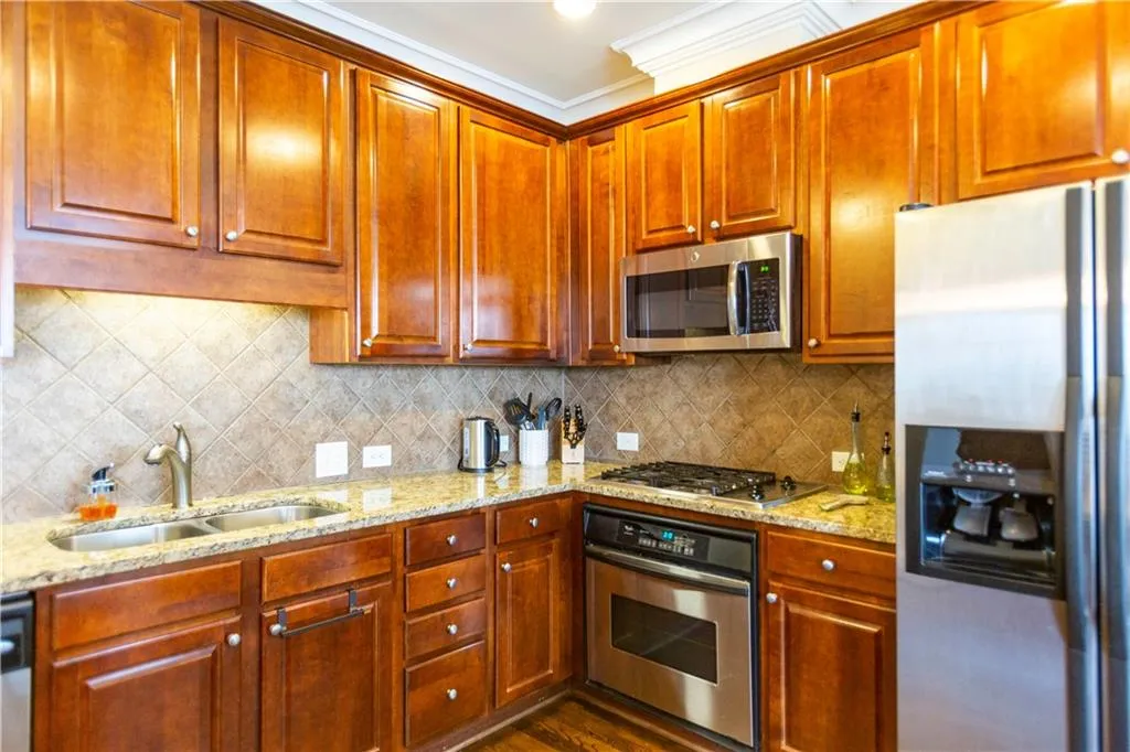 305 Le Gran Bend, Sandy Springs, Georgia 30328, 3 Bedrooms Bedrooms, ,2 BathroomsBathrooms,Residential,Sold,305 Le Gran Bend,6542240