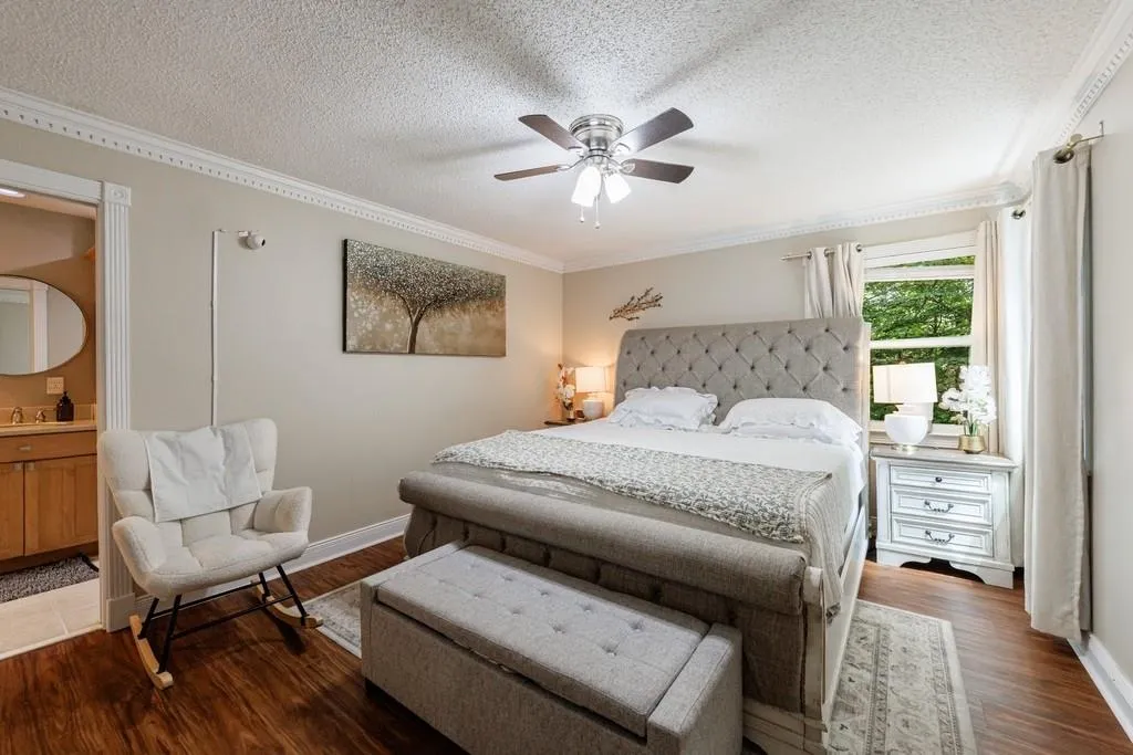 44 Dunwoody Springs Drive, Atlanta, Georgia 30328, 2 Bedrooms Bedrooms, ,2 BathroomsBathrooms,Residential,For Sale,44 Dunwoody Springs Drive,7641422