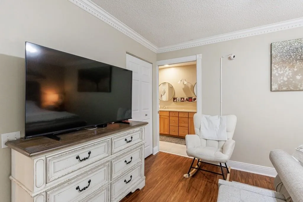 44 Dunwoody Springs Drive, Atlanta, Georgia 30328, 2 Bedrooms Bedrooms, ,2 BathroomsBathrooms,Residential,For Sale,44 Dunwoody Springs Drive,7641422
