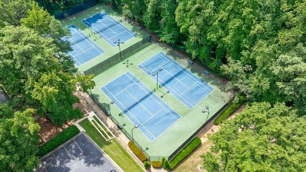 44 Dunwoody Springs Drive, Atlanta, Georgia 30328, 2 Bedrooms Bedrooms, ,2 BathroomsBathrooms,Residential,For Sale,44 Dunwoody Springs Drive,7641422