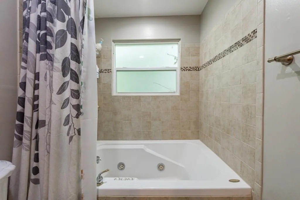 44 Dunwoody Springs Drive, Atlanta, Georgia 30328, 2 Bedrooms Bedrooms, ,2 BathroomsBathrooms,Residential,For Sale,44 Dunwoody Springs Drive,7641422
