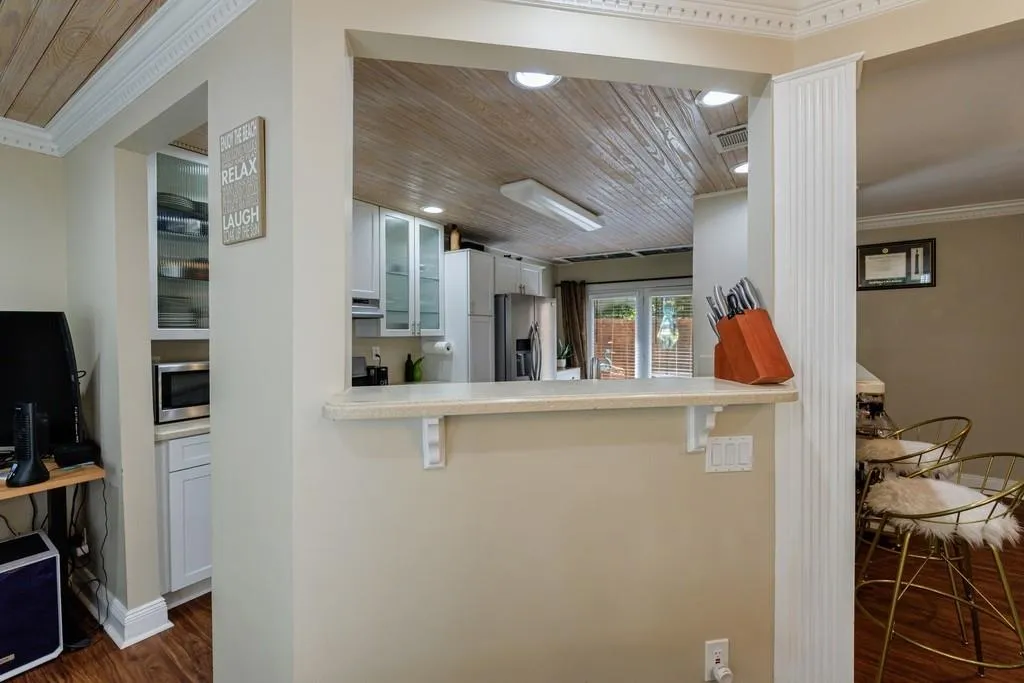 44 Dunwoody Springs Drive, Atlanta, Georgia 30328, 2 Bedrooms Bedrooms, ,2 BathroomsBathrooms,Residential,For Sale,44 Dunwoody Springs Drive,7641422