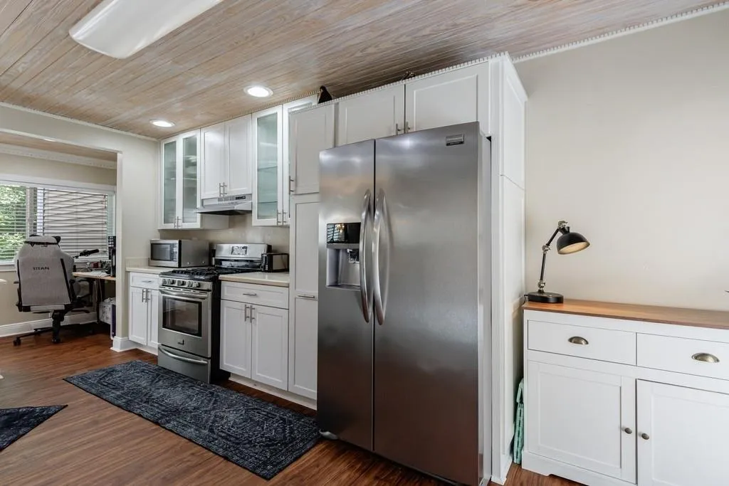 44 Dunwoody Springs Drive, Atlanta, Georgia 30328, 2 Bedrooms Bedrooms, ,2 BathroomsBathrooms,Residential,For Sale,44 Dunwoody Springs Drive,7641422