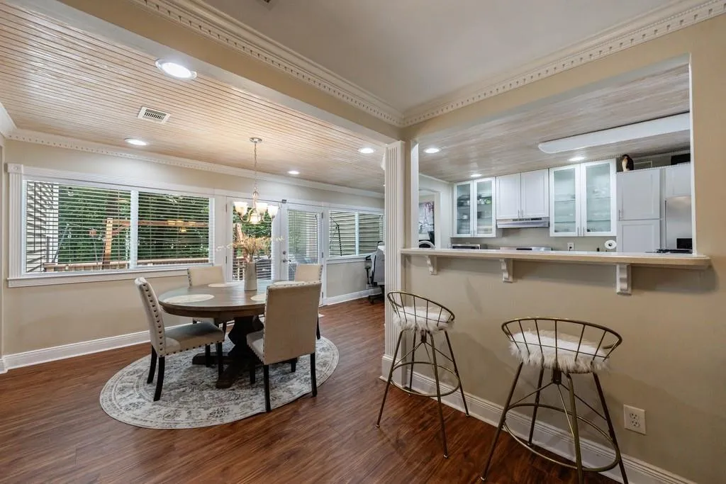 44 Dunwoody Springs Drive, Atlanta, Georgia 30328, 2 Bedrooms Bedrooms, ,2 BathroomsBathrooms,Residential,For Sale,44 Dunwoody Springs Drive,7641422