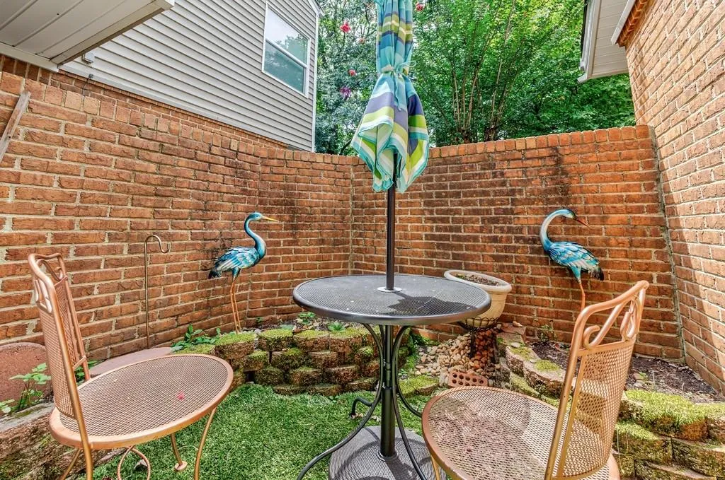 44 Dunwoody Springs Drive, Atlanta, Georgia 30328, 2 Bedrooms Bedrooms, ,2 BathroomsBathrooms,Residential,For Sale,44 Dunwoody Springs Drive,7641422