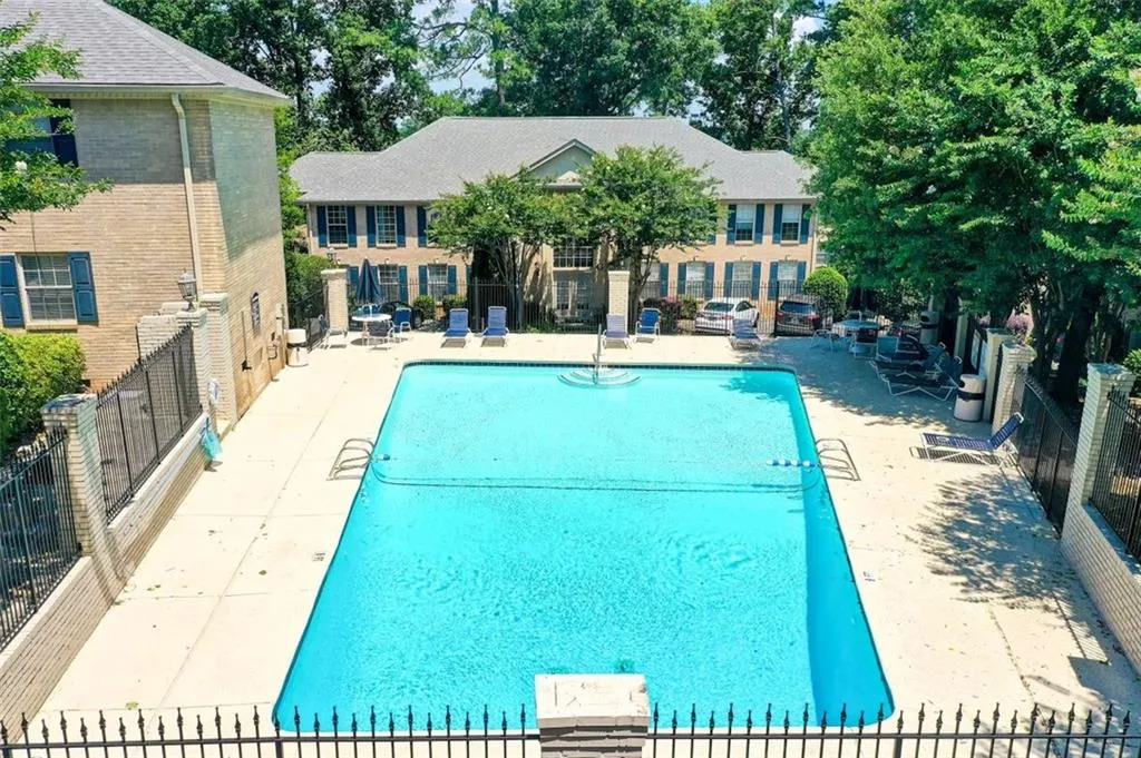 750 Dalrymple Road Unit D1, Atlanta, Georgia 30328, 3 Bedrooms Bedrooms, ,2 BathroomsBathrooms,Residential,Sold,750 Dalrymple Road Unit D1,7239294