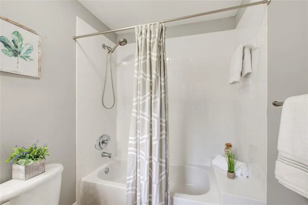 750 Dalrymple Road Unit D1, Atlanta, Georgia 30328, 3 Bedrooms Bedrooms, ,2 BathroomsBathrooms,Residential,Sold,750 Dalrymple Road Unit D1,7239294