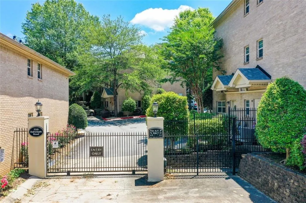 750 Dalrymple Road Unit D1, Atlanta, Georgia 30328, 3 Bedrooms Bedrooms, ,2 BathroomsBathrooms,Residential,Sold,750 Dalrymple Road Unit D1,7239294