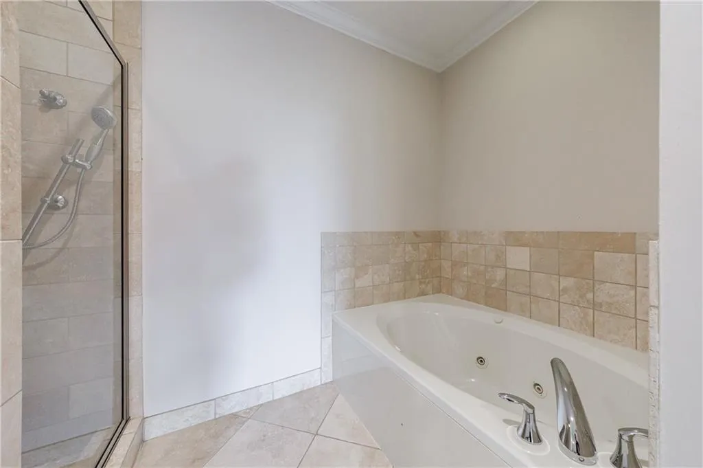 2255 Peachtree Road Ne Unit 620, Atlanta, Georgia 30309, 2 Bedrooms Bedrooms, ,2 BathroomsBathrooms,Residential,For Sale,2255 Peachtree Road Ne Unit 620,7672418