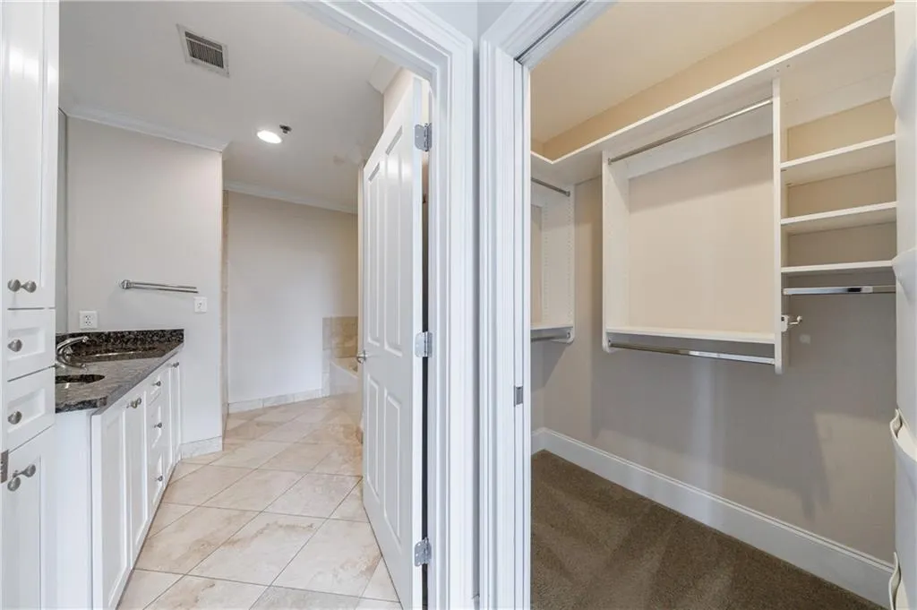 2255 Peachtree Road Ne Unit 620, Atlanta, Georgia 30309, 2 Bedrooms Bedrooms, ,2 BathroomsBathrooms,Residential,For Sale,2255 Peachtree Road Ne Unit 620,7672418