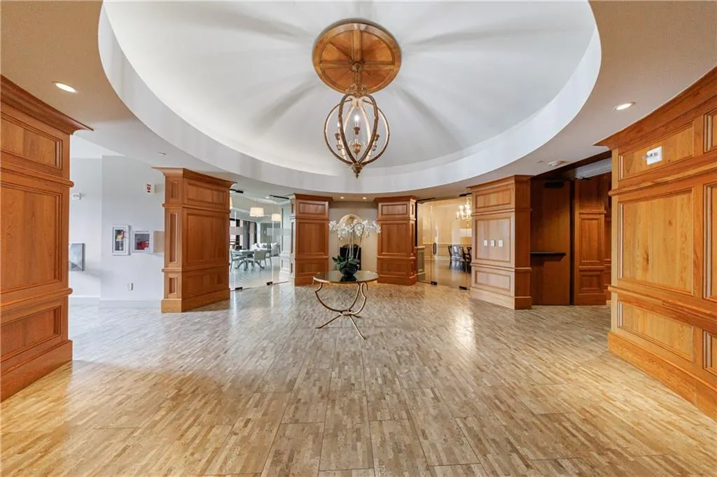 Amenities lobby