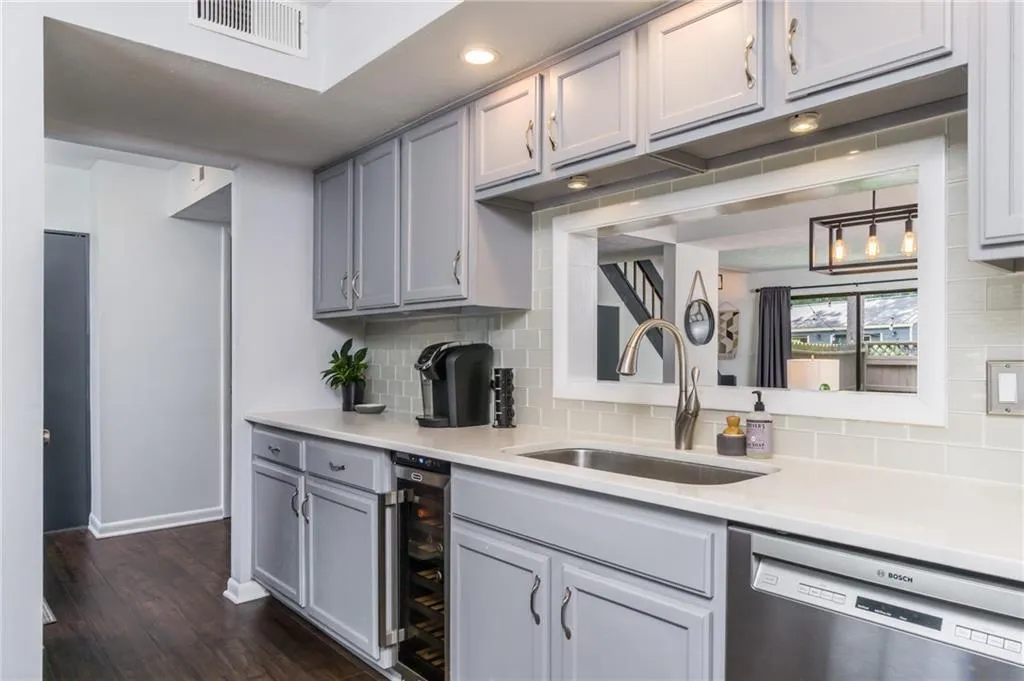116 Goldrush Circle, Atlanta, Georgia 30328, 3 Bedrooms Bedrooms, ,2 BathroomsBathrooms,Residential,Sold,116 Goldrush Circle,6911416