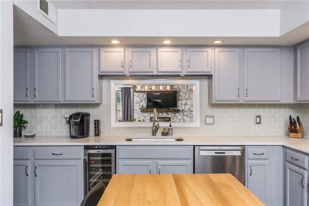 116 Goldrush Circle, Atlanta, Georgia 30328, 3 Bedrooms Bedrooms, ,2 BathroomsBathrooms,Residential,Sold,116 Goldrush Circle,6911416
