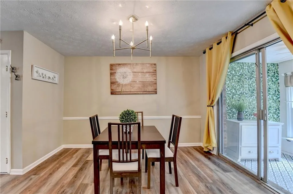 6700 Roswell Road Unit 22b, Atlanta, Georgia 30328, 2 Bedrooms Bedrooms, ,2 BathroomsBathrooms,Residential,For Sale,6700 Roswell Road Unit 22b,7715053