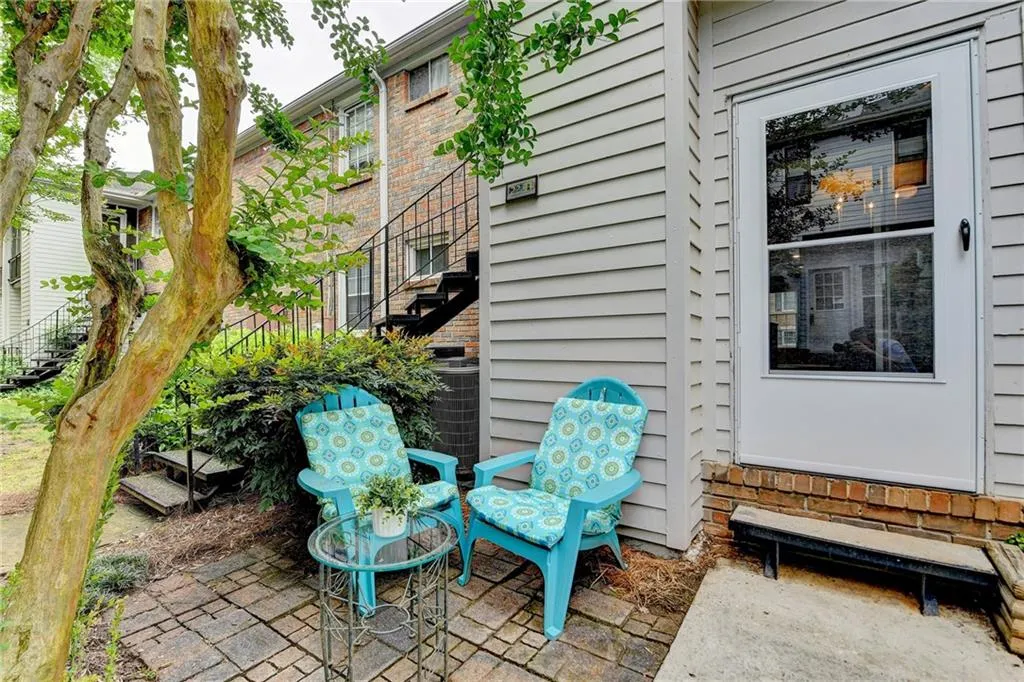 6700 Roswell Road Unit 22b, Atlanta, Georgia 30328, 2 Bedrooms Bedrooms, ,2 BathroomsBathrooms,Residential,For Sale,6700 Roswell Road Unit 22b,7715053