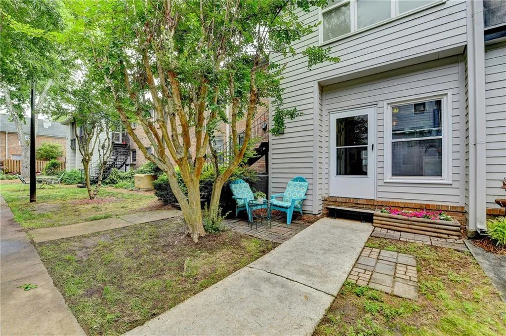 6700 Roswell Road Unit 22b, Atlanta, Georgia 30328, 2 Bedrooms Bedrooms, ,2 BathroomsBathrooms,Residential,For Sale,6700 Roswell Road Unit 22b,7715053