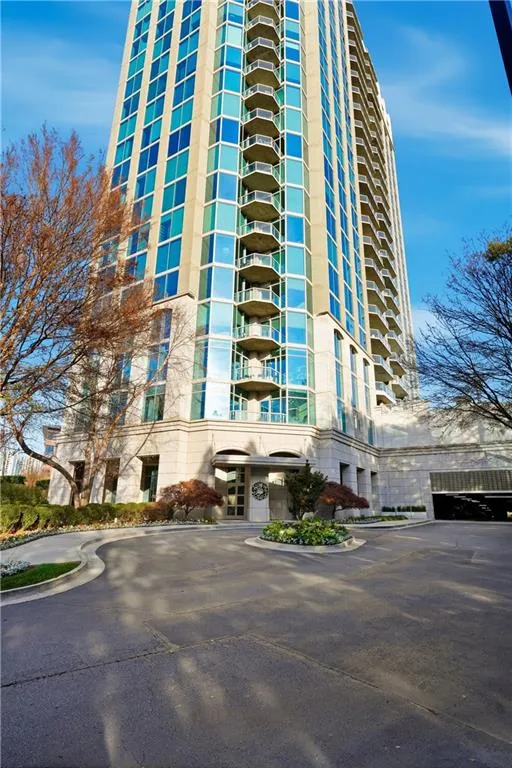 View of apartment building / complex