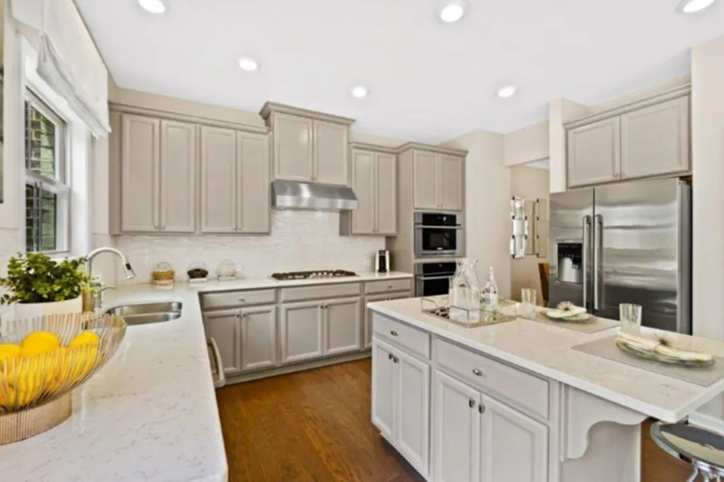 364 Provenance Drive, Sandy Springs, Georgia 30328, 3 Bedrooms Bedrooms, ,3 BathroomsBathrooms,Residential,Sold,364 Provenance Drive,6546367