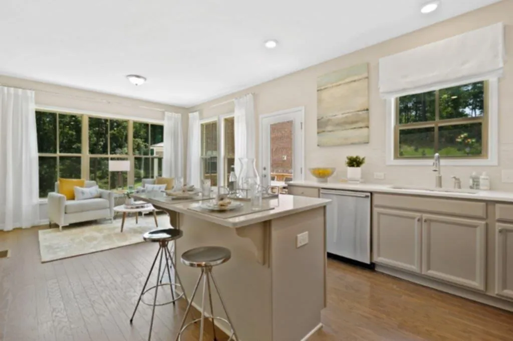 364 Provenance Drive, Sandy Springs, Georgia 30328, 3 Bedrooms Bedrooms, ,3 BathroomsBathrooms,Residential,Sold,364 Provenance Drive,6546367