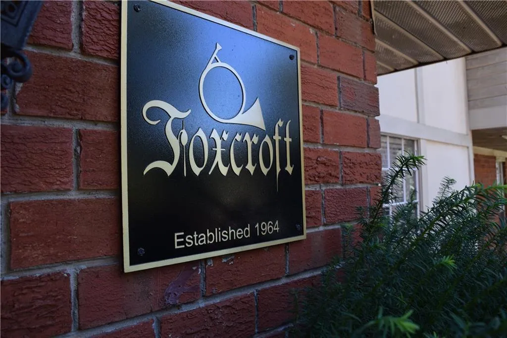 6851 Roswell Road Ne Unit A8, Atlanta, Georgia 30328, 2 Bedrooms Bedrooms, ,2 BathroomsBathrooms,Residential,Sold,6851 Roswell Road Ne Unit A8,5604729