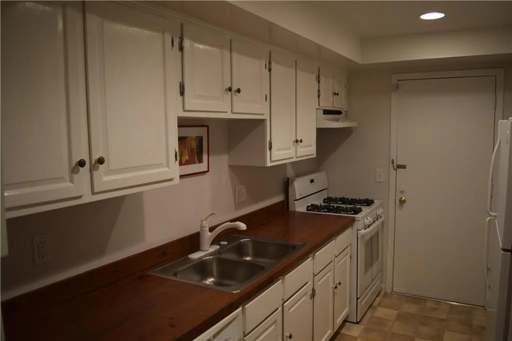 6851 Roswell Road Ne Unit A8, Atlanta, Georgia 30328, 2 Bedrooms Bedrooms, ,2 BathroomsBathrooms,Residential,Sold,6851 Roswell Road Ne Unit A8,5604729