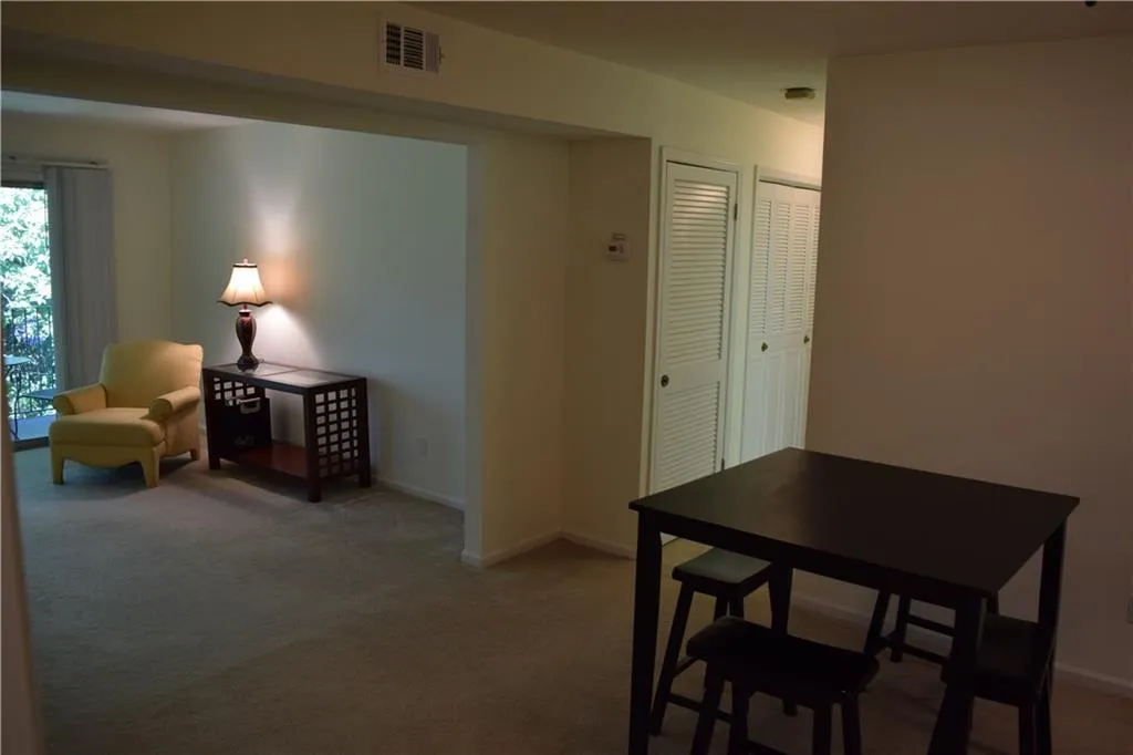 6851 Roswell Road Ne Unit A8, Atlanta, Georgia 30328, 2 Bedrooms Bedrooms, ,2 BathroomsBathrooms,Residential,Sold,6851 Roswell Road Ne Unit A8,5604729